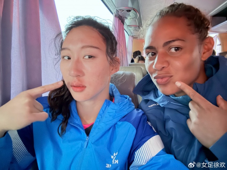 神勇！女足國門徐歡曬照，比賽中被球砸臉仍力保球門不失