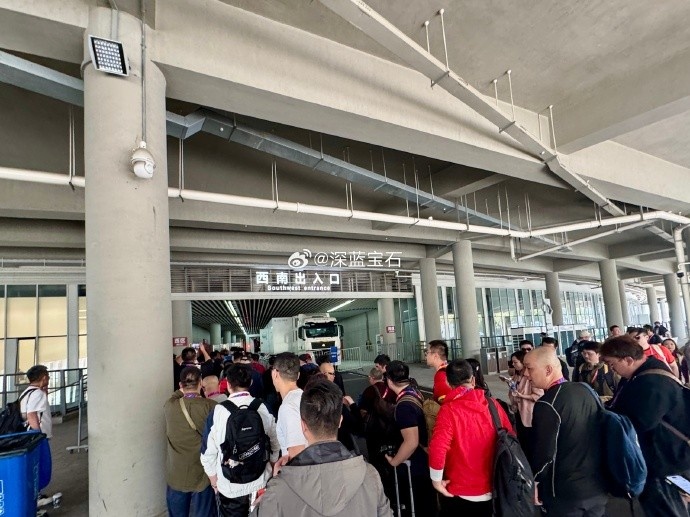 盛況空前！記者曬照：距離中澳之戰(zhàn)還有三小時，現(xiàn)場記者已超百名
