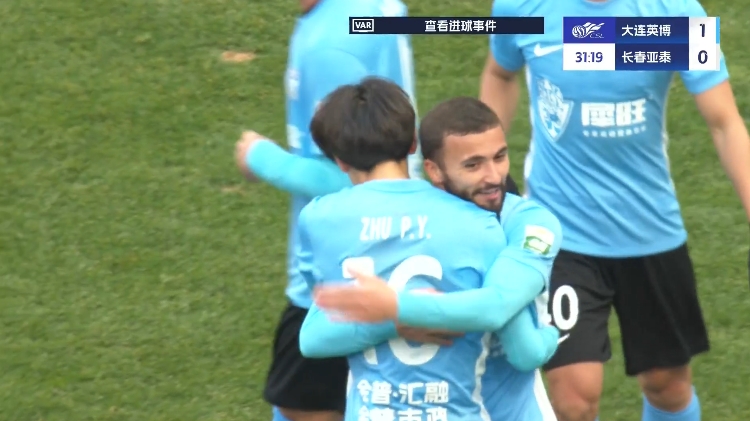 19歲朱鵬宇中超處子球！大連英博1-0領(lǐng)先長春亞泰，馬萊萊助攻