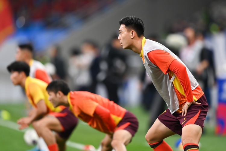 足球報：張玉寧、蔣圣龍均有不同程度傷病，伊萬未讓在熱身賽出場