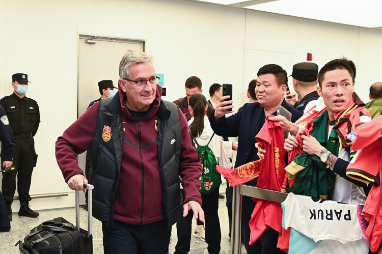 蘇媒：國足仍有爭第二希望，但真的不能再“守”下去了